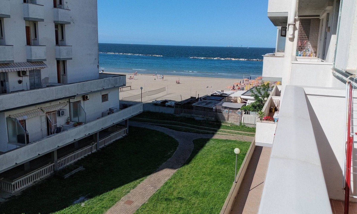 Lido Adriano Apartment | Casa Ambra, ideale per le vacanze estive, con accesso direttamente al mare