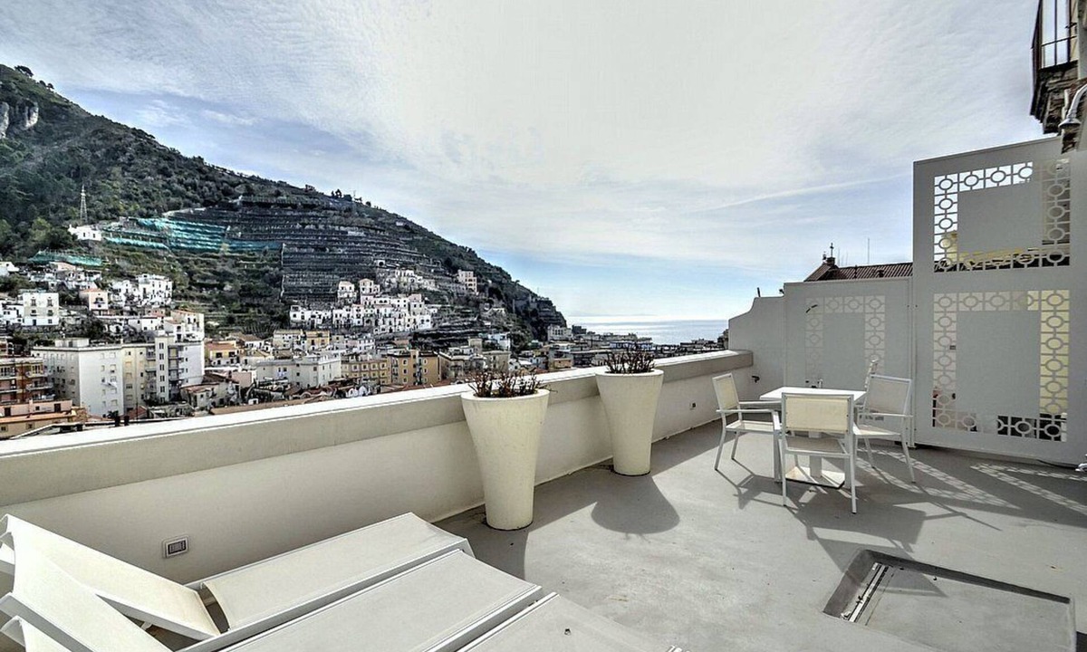 Maiori House | Casa Armina: A characteristic and welcoming independent house situated a few minutes from the town center, with Free WI-FI.