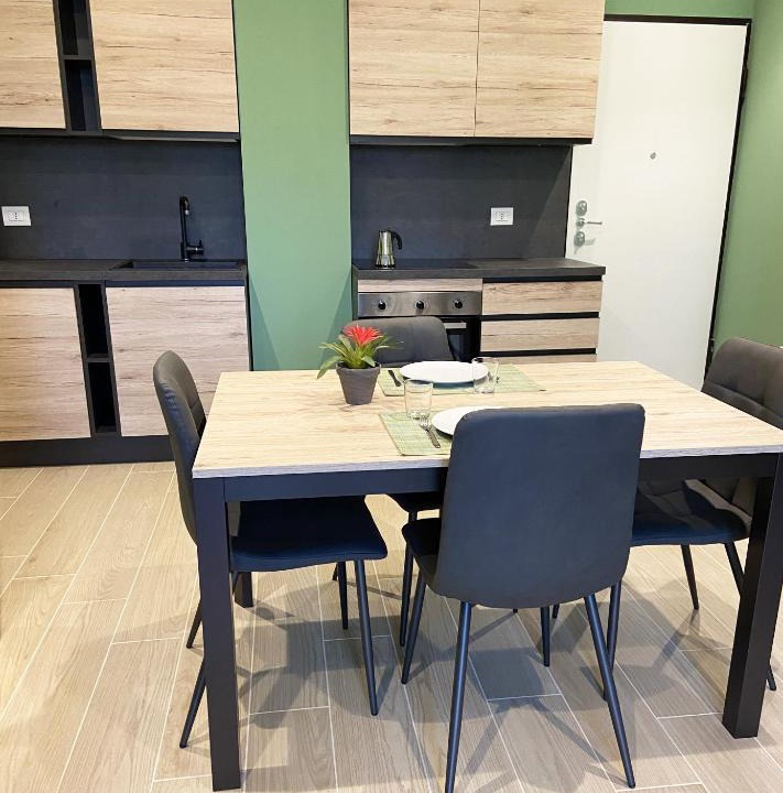 Milano Due Apartment | Casa di Laura mono e bilo di fronte Ospedale San Raffaele