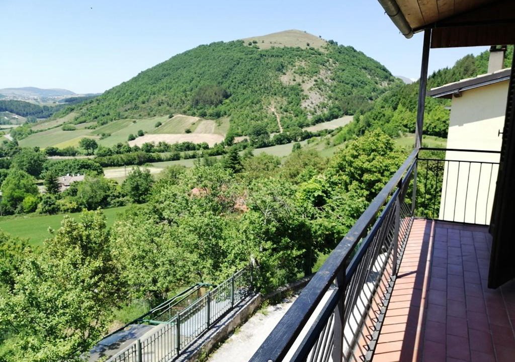 Serravalle di Chienti Apartment | Casa Gianfranco Millepapaverirossi