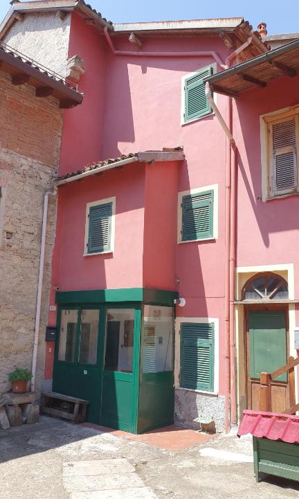 Gavi House | Casa vacanza Pegrini nel centro storico di Gavi