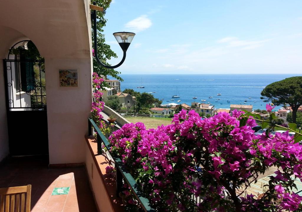 Erchie House | Casa Vacanze Bouganvillea
