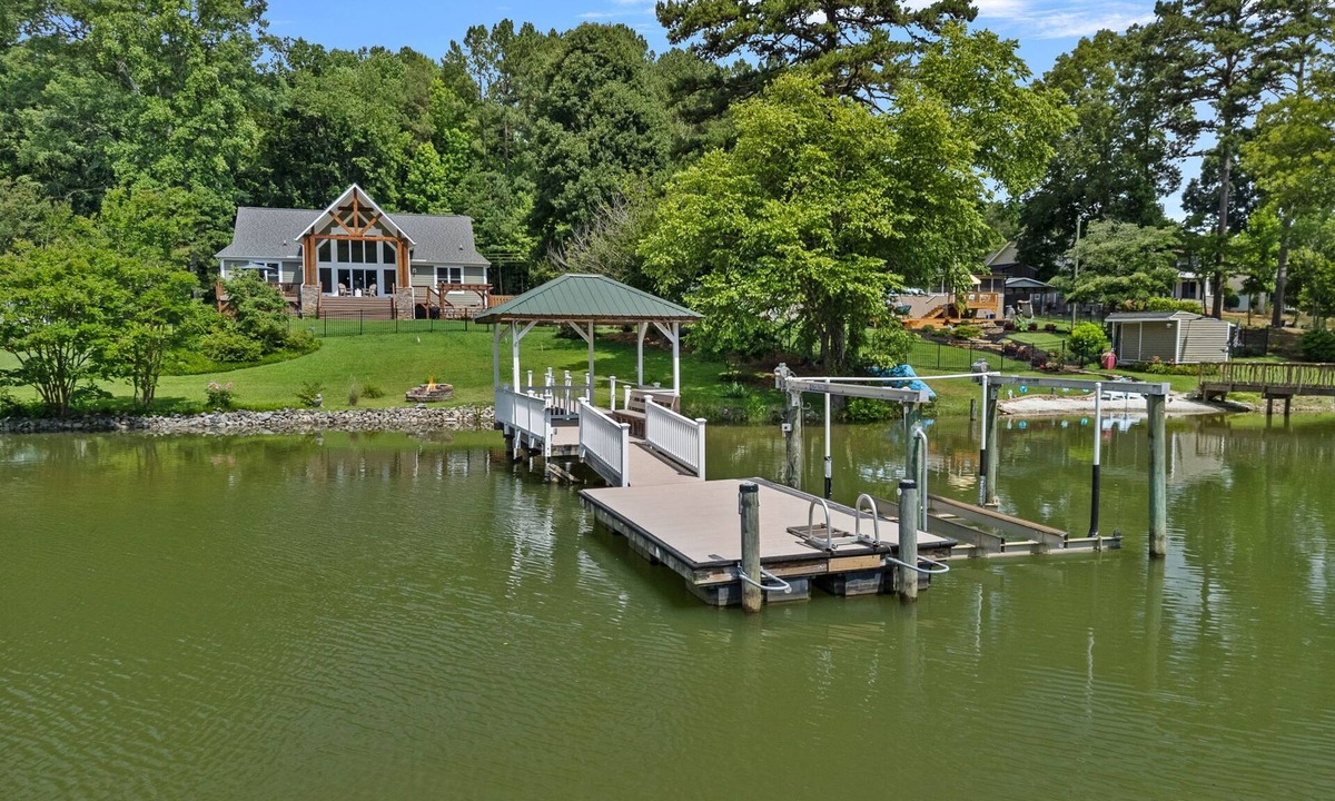 Lake Norman of Catawba House | Cast Away by Southern Charm | Lakefront Getaway| Sleeps 7