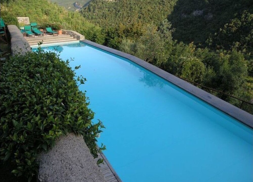 Colletta Apartment | Castelletto With Mountain View