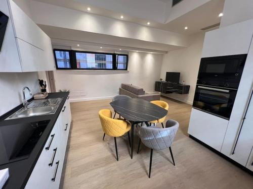 Ferrara Historic Centre Apartment | Castello Estense Luxury Apartment - Centro