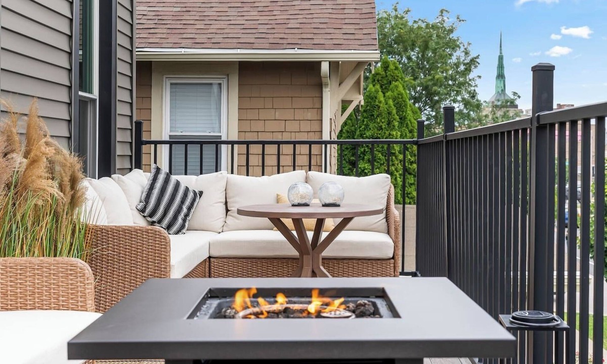 West Central Apartment | Central Fort Wayne Apartment | Triplex Residence