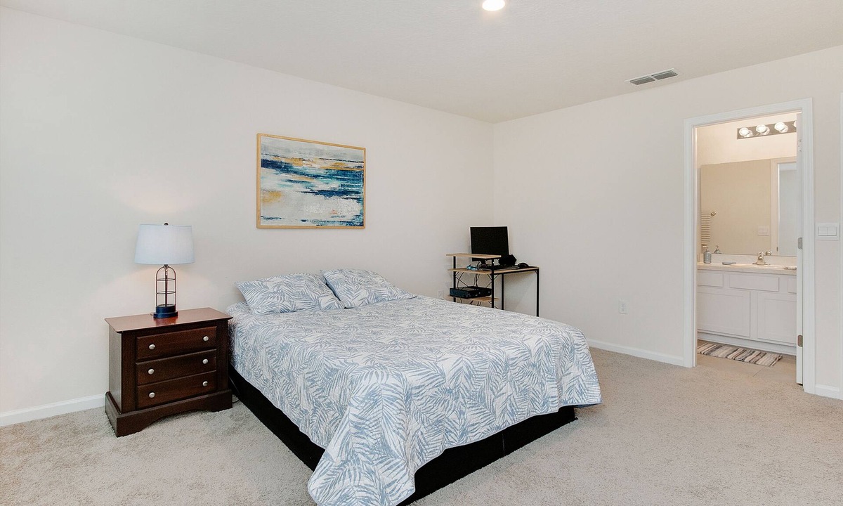 Baymeadows House | Centrally Located Townhome! Minutes from Beaches and downtown!