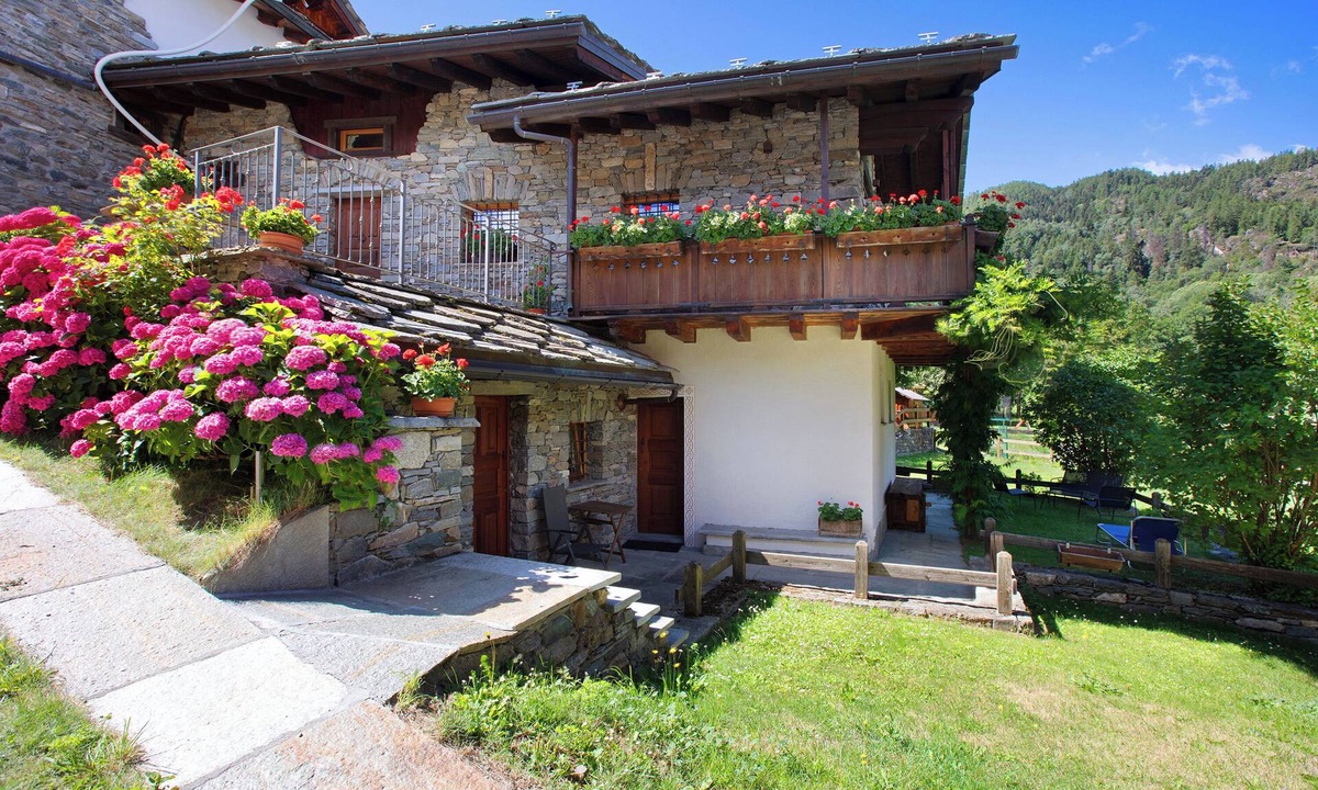 Grand Haury Ski Chalet | Chalet "1175" ideal for groups from 6 to 9 persons