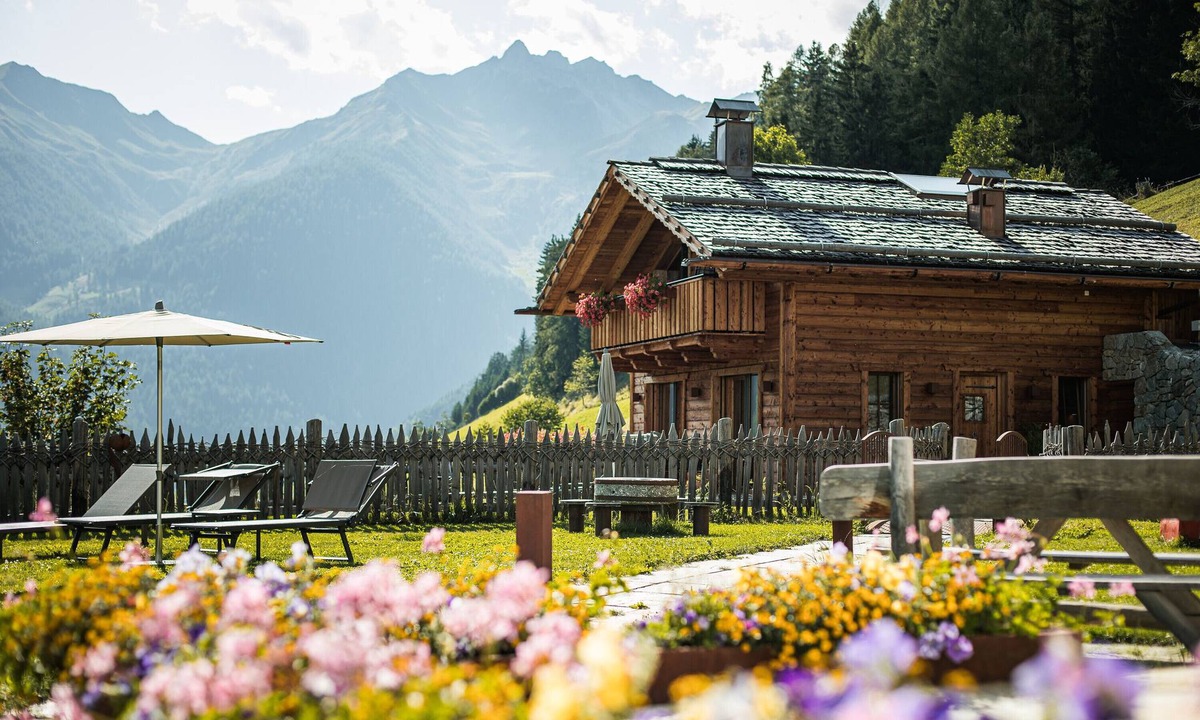 Valle Aurina Ski Chalet | Chalet 'Brunegg' with Mountain View, Wi-Fi and Air Conditioning