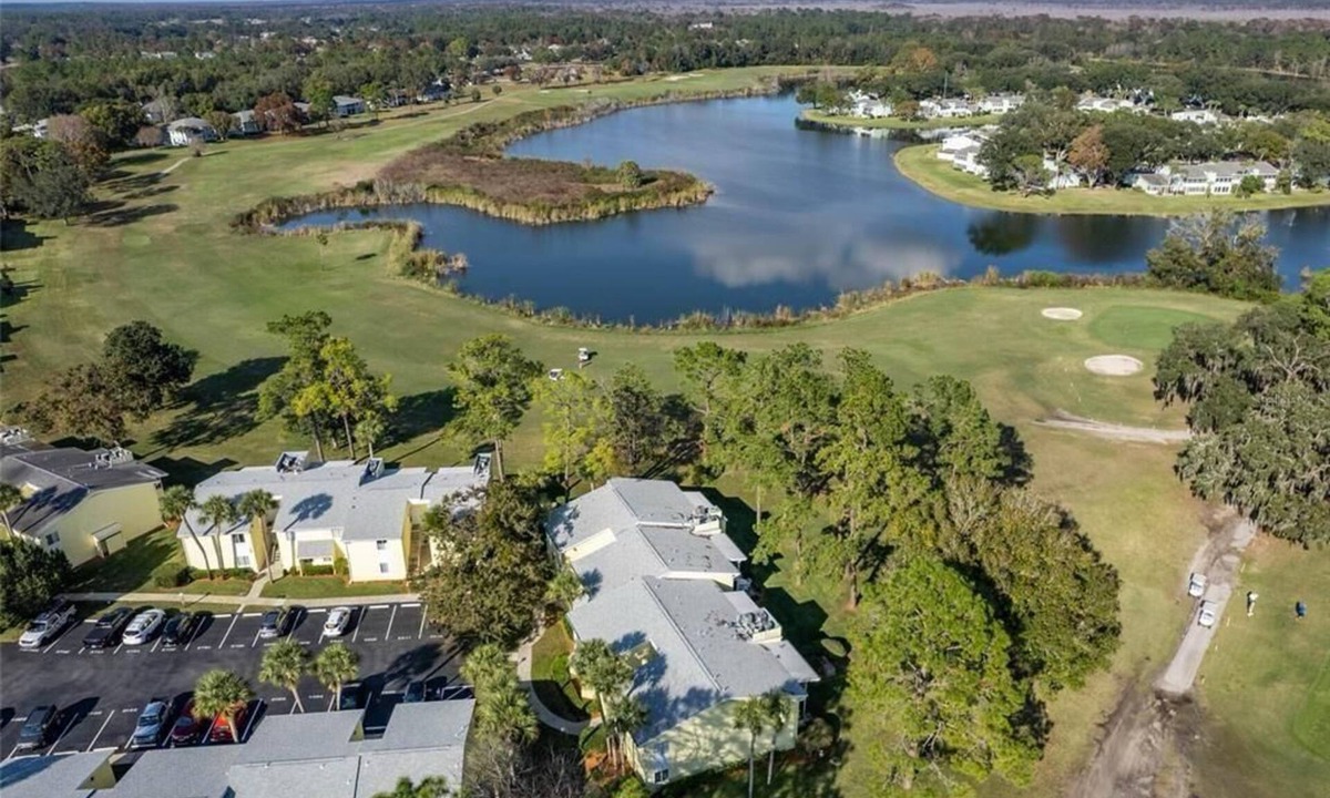 Silver Springs Shores Condo | Charming 2-bedroom condo with WiFi, AC in enchanting Ocala