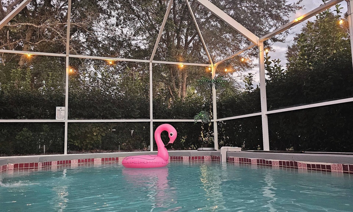 Palm Coast House | Charming 3-bedroom house heated pool WiFi in Palm Coast
