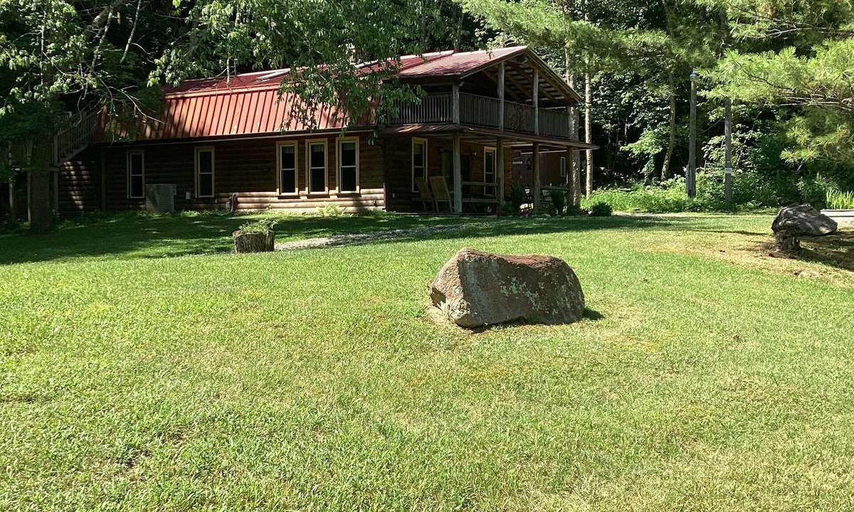 Montebello Cabin | CHARMING COUNTRY CABIN IN THE VIRGINIA BLUE RIDGE MOUNTAINS