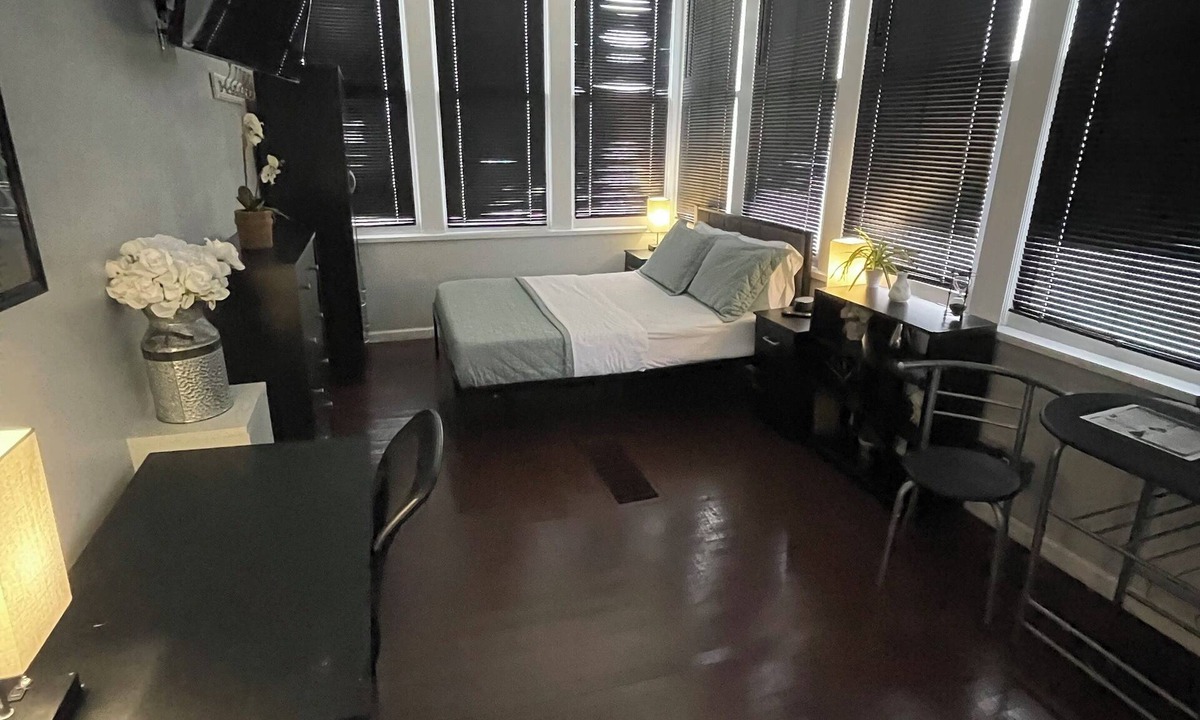 Hopkinsville Apartment | Charming Studio apartment in fabulous Hopkinsville with WiFi, AC