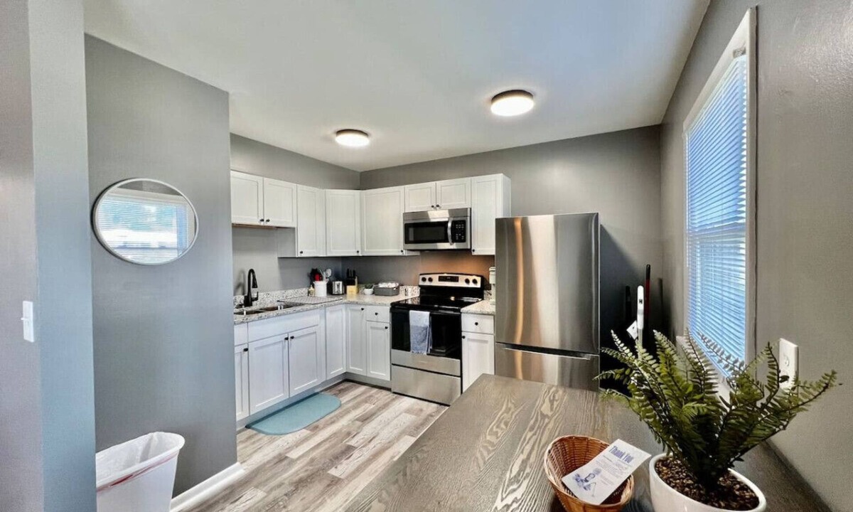 Trenton Apartment | Charming, Stylish remodeled Trenton Apartment