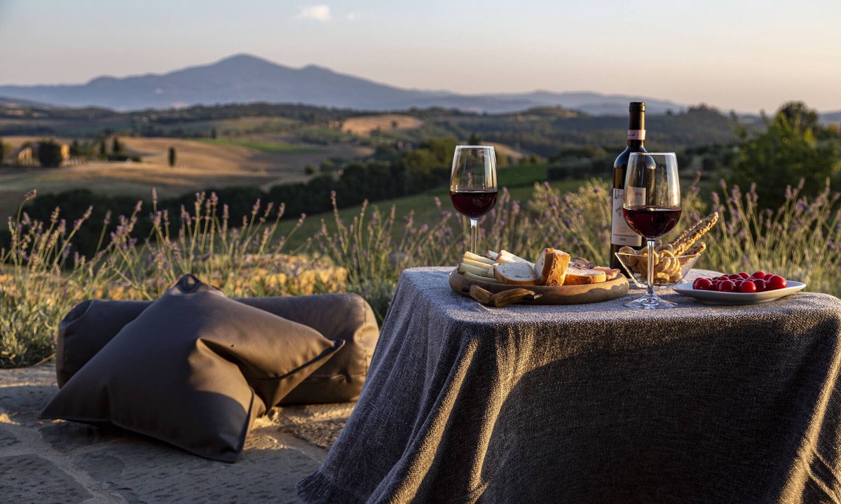 Montefollonico Villa | Charming Villa with infinity pool between Pienza and Montepulciano