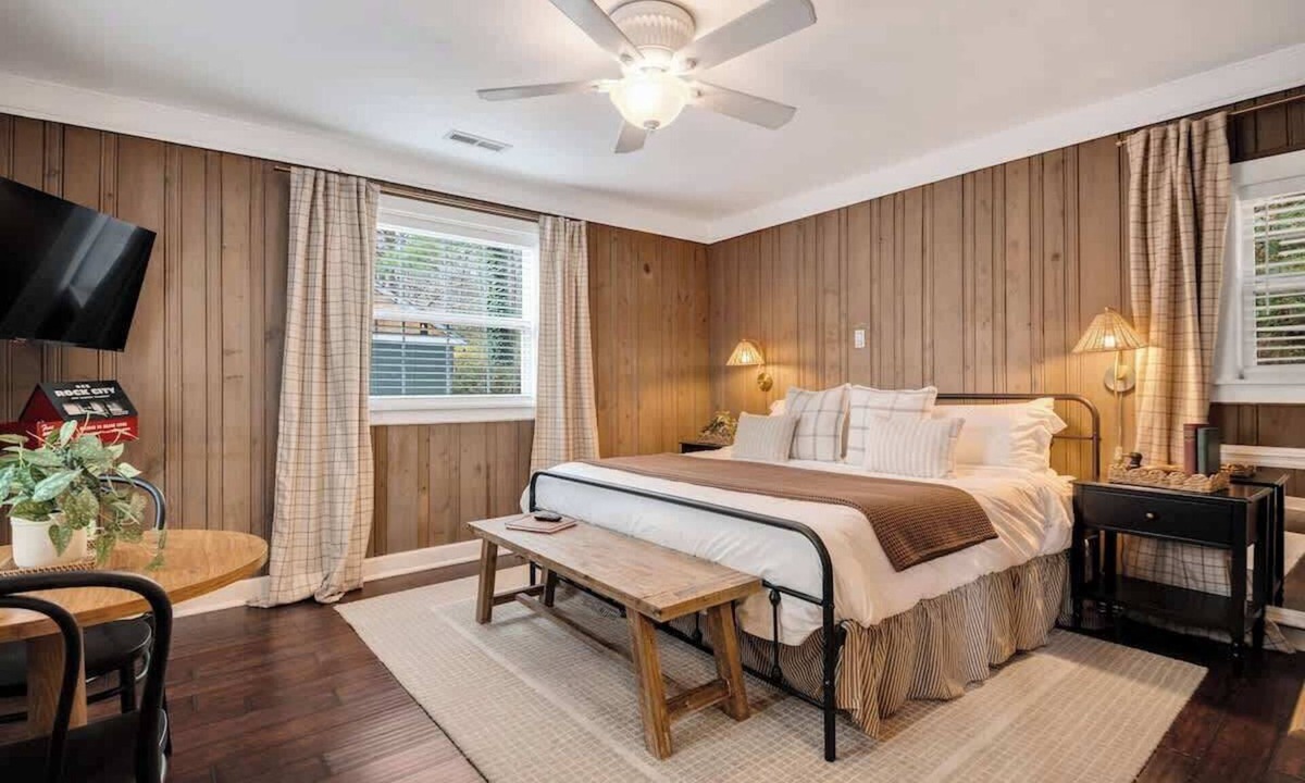 Lookout Mountain Cottage | Chattanooga Cottage with Free Breakfast