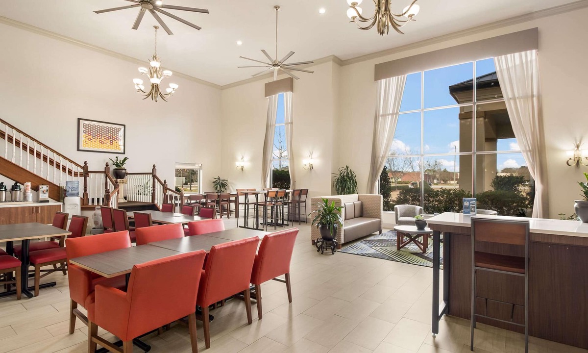 New Bern Hotel | Clarion Pointe New Bern