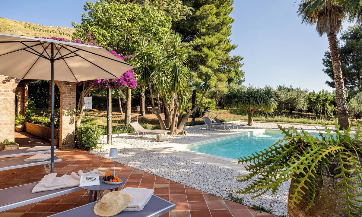 Partinico Villa | Cleo Sicilian villa: de luxe villa with sea view pool