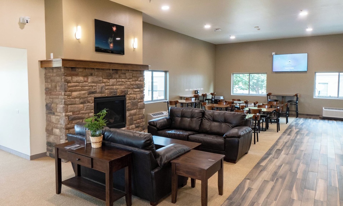 Sheldon Hotel | Cobblestone Inn & Suites - Sheldon
