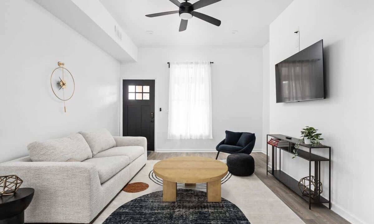 Holy Cross House | Comfort & Convenience | Beautiful 3BR Family Home