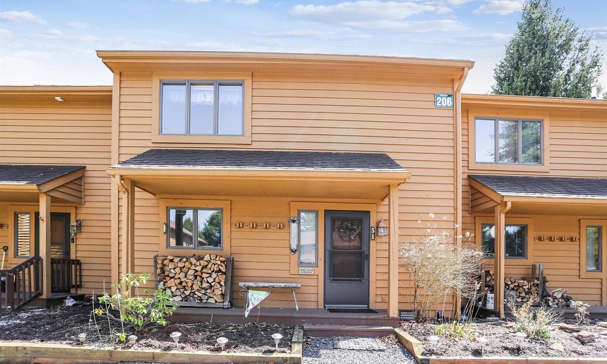 Davis Condo | Comfortable 2 bedroom condo in Deerfield Village provides ideal lodging!