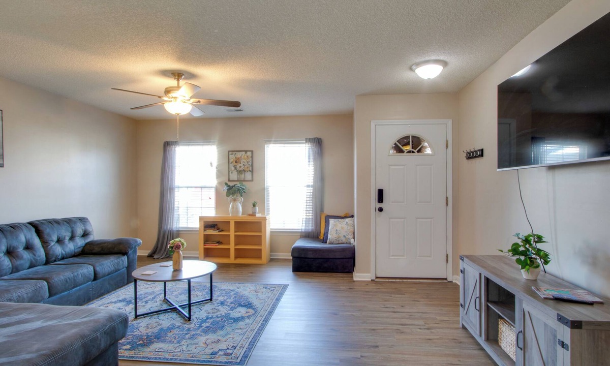 Lexington House | Community Pool! Lexington Home 9 Mi to Lake Murray