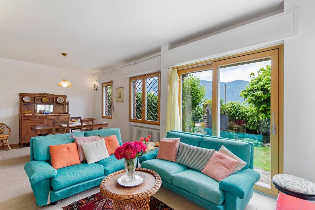 Cernobbio Apartment | Como Lake Cosy Flat with Garden and Parking