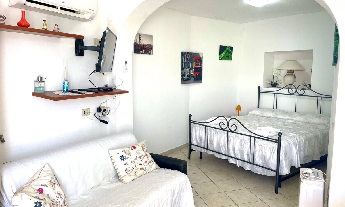 Ponza Apartment | Conti Holiday Homes - Begonia