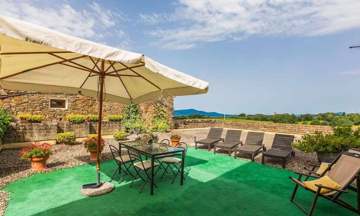 Sasso dʼOmbrone Villa | Cosy apartment in villa for 6 guests with WIFI, A/C, pool and patio