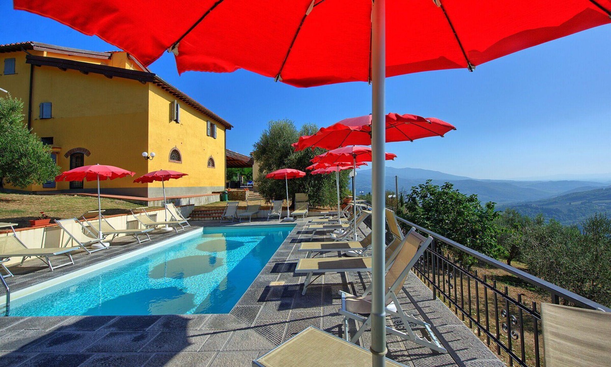 Montebonello Villa | Cosy apartment in villa for 4 people with WIFI, pool, A/C, TV, patio and pets allowed