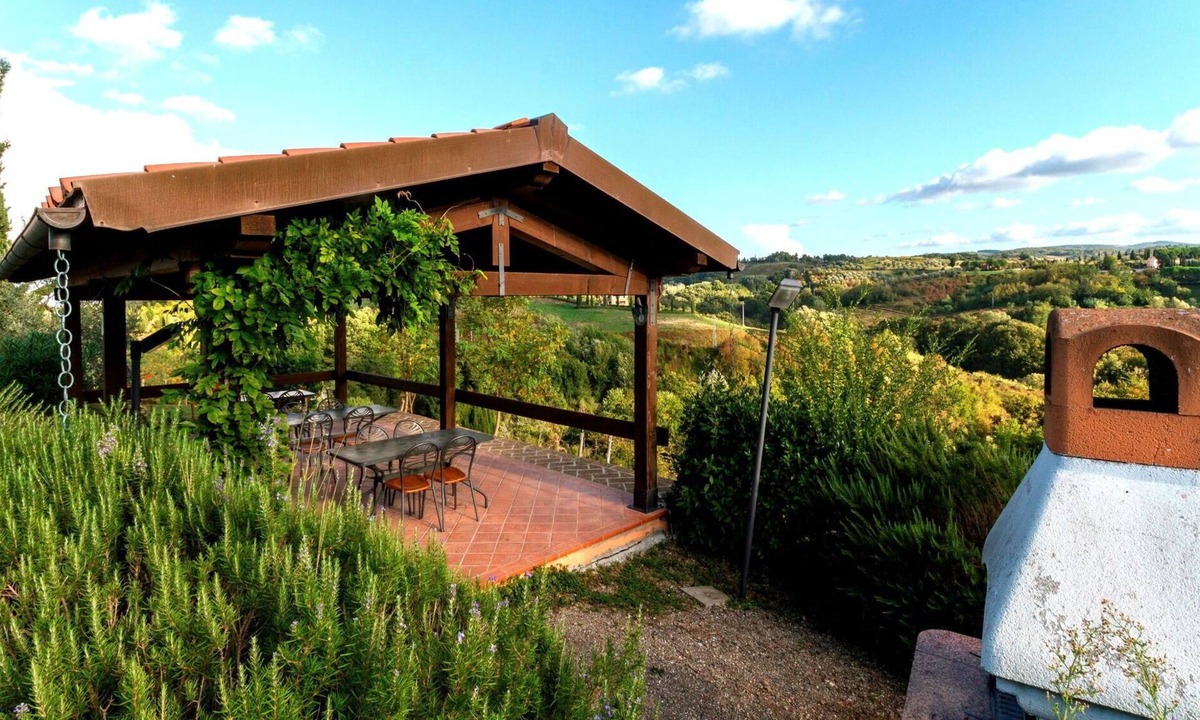 Sughera Apartment | Cosy apartment with A/C, pool, WIFI, TV, terrace and panoramic view, close to San Gimignano