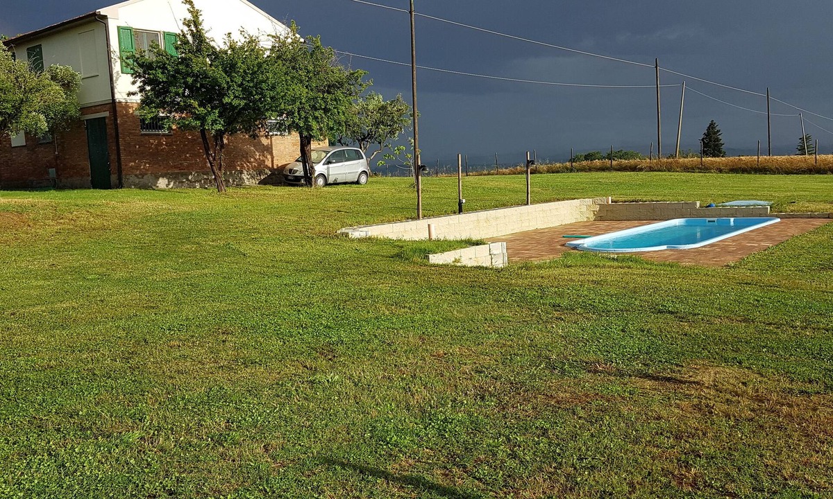 Morrovalle Villa | Country house surrounded by greenery