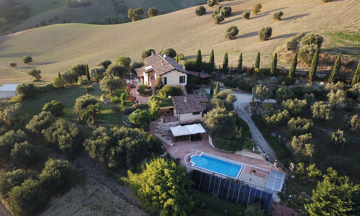 San Benedetto del Tronto Villa | Country villa in panoramic location with pool and close to the beach (9km)