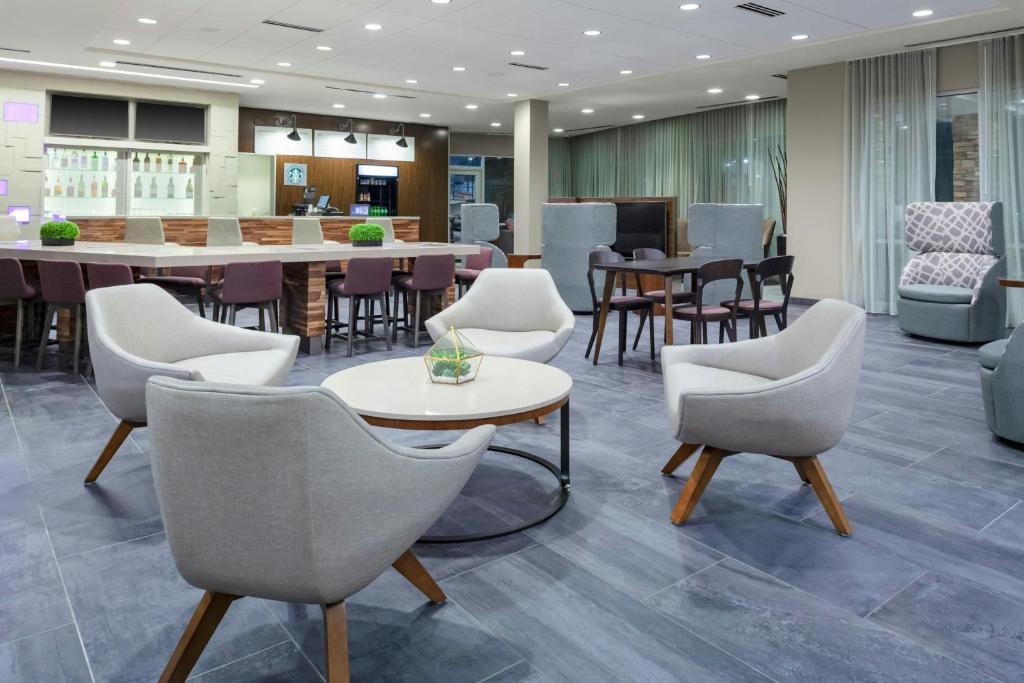 Town and Country Hotel | Courtyard by Marriott St. Louis West County