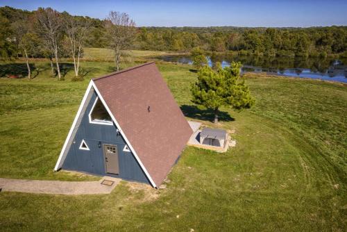 Makanda House | Cozy 2BR A-Frame Cabin w Hot Tub & Views