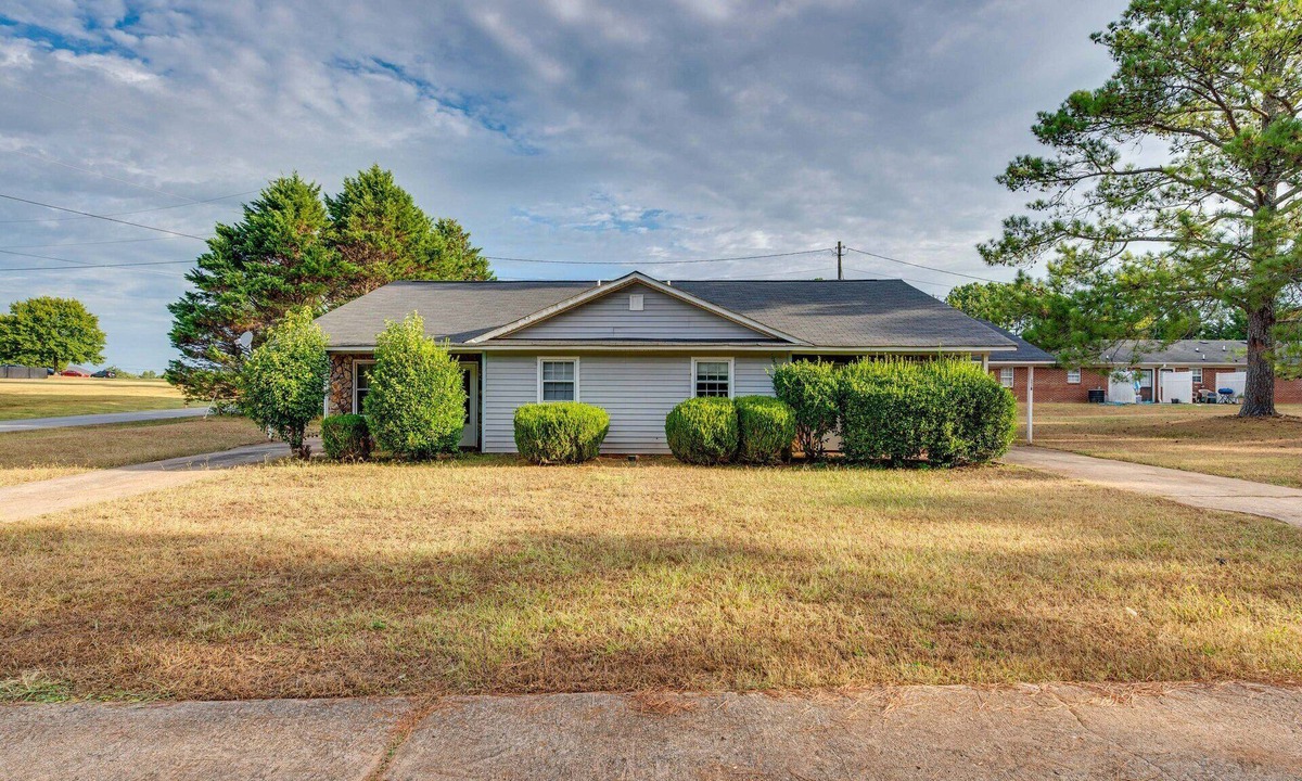 Cedartown Apartment | Cozy and Convenient