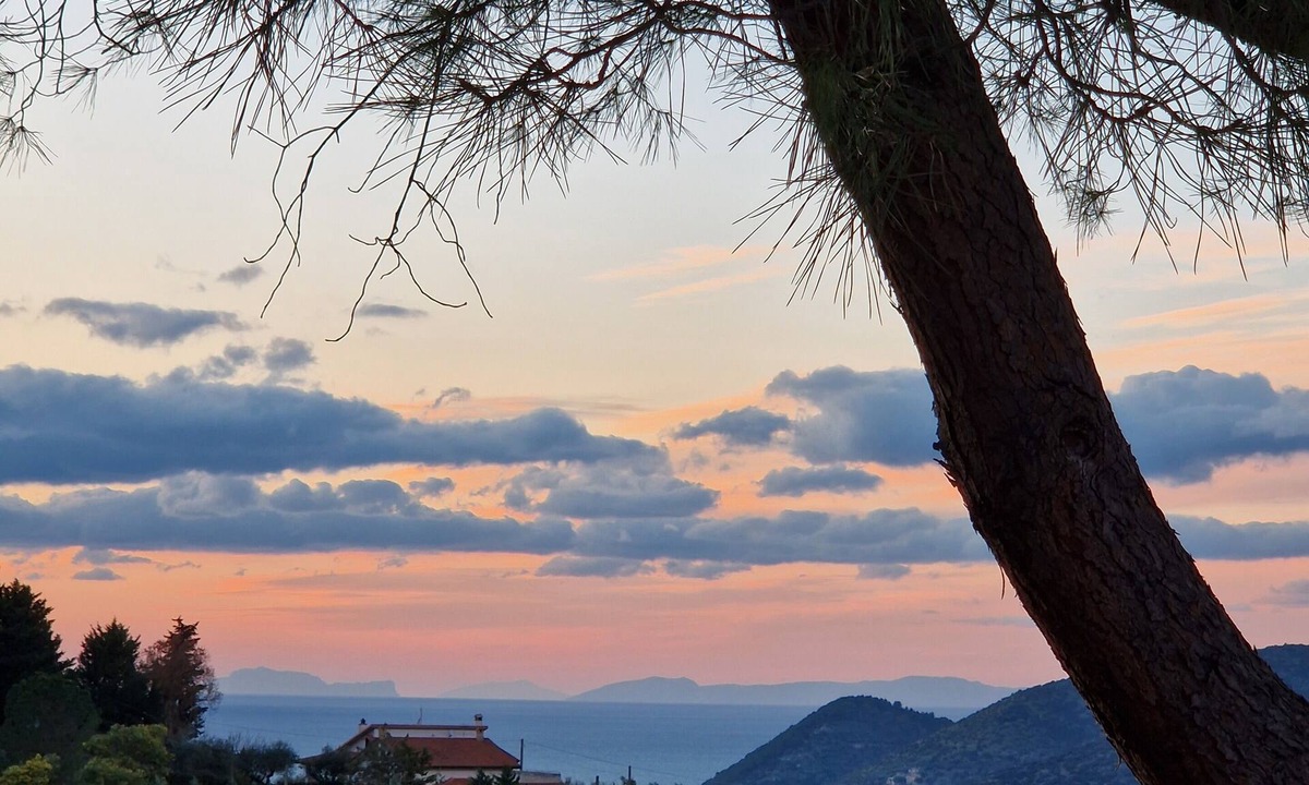 Vatolla Apartment | Cozy apartment 5 minutes from the sea: Villa Samy