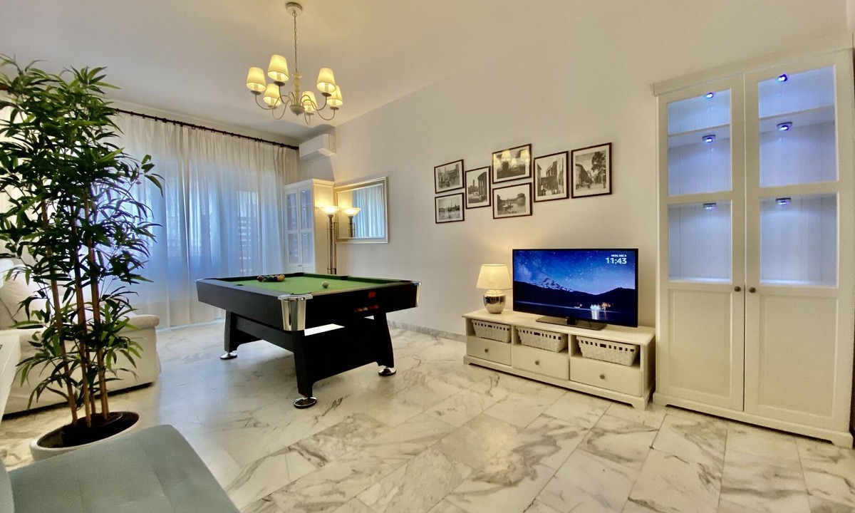 Quartiere XIII Aurelio Apartment | Cozy apartment with billiards and indoor golf