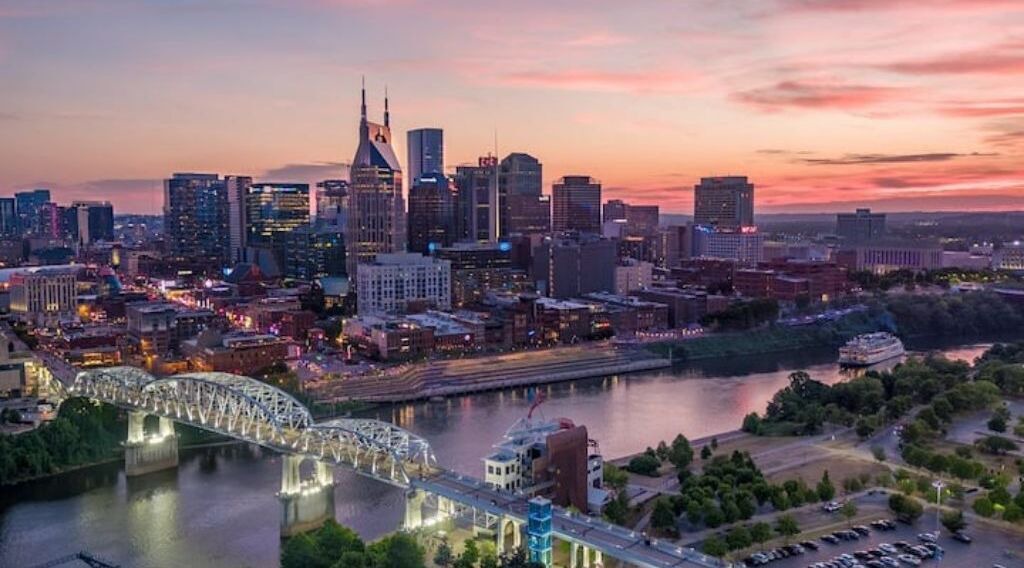 Charlotte Park House | Cozy double studio 15mi to BNA, 7mi to Broadway, 6mi to Vanderbilt