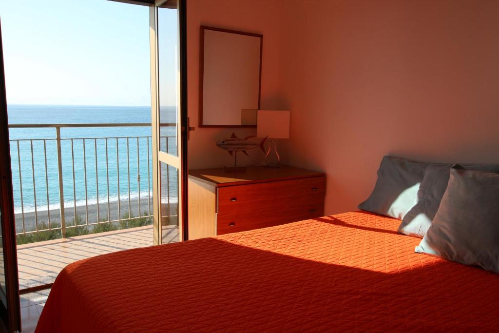 Annunziata Apartment | Cozy flat with romantic sunset view