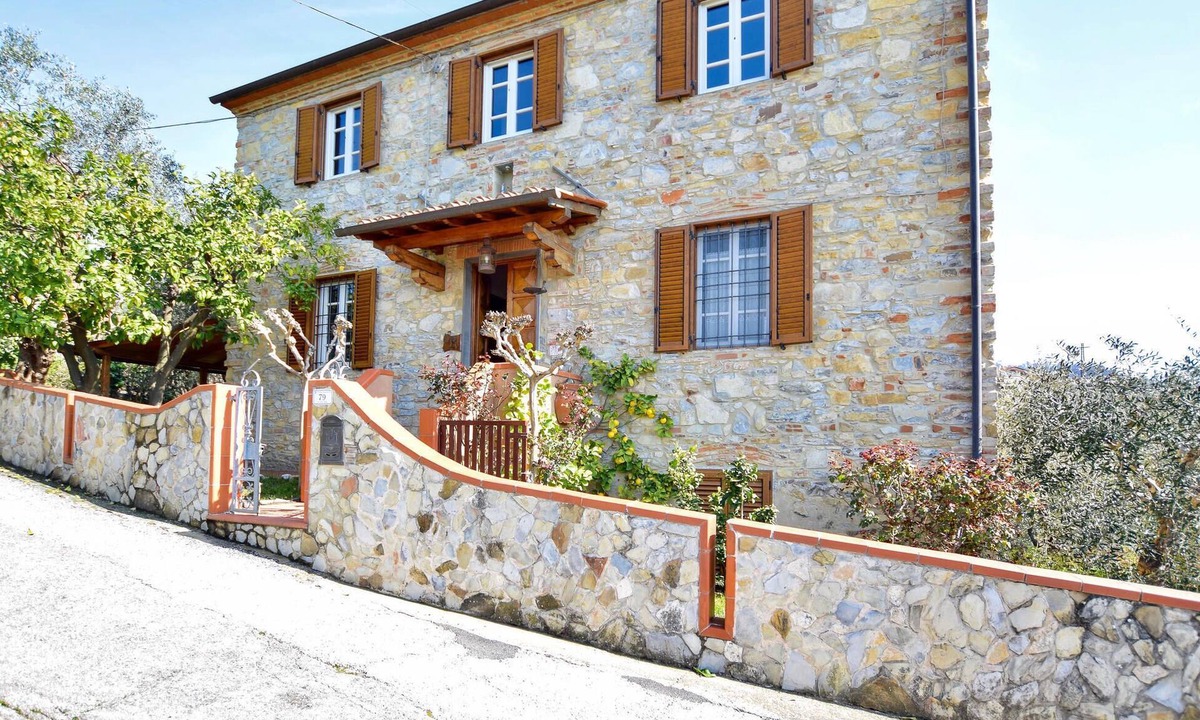 Pieve a Elici House | Cozy home in Massarosa with kitchen