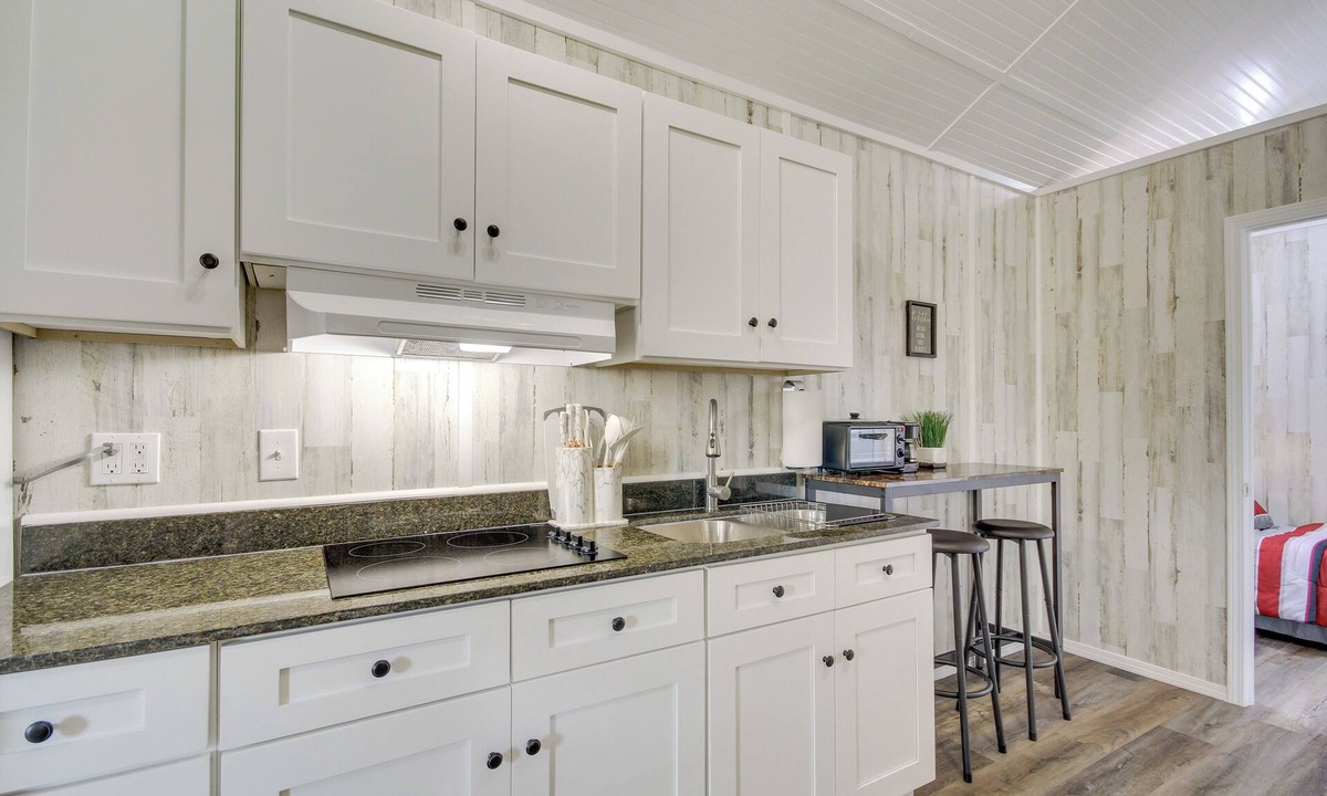 Picayune Cottage | Cozy Picayune Tiny Home Rental ~ 4 Mi to Downtown!