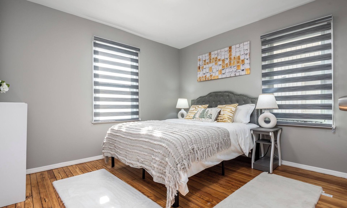 Sea Gate Apartment | Cozy Seagate apartment with AC near the beach and transit.