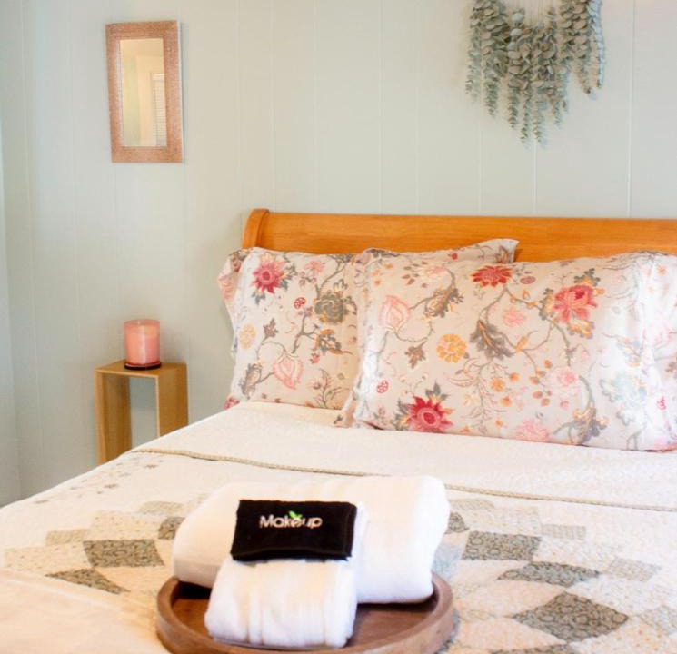 Mankato Apartment | Cozy Second floor Stylish & Comfortable Stay