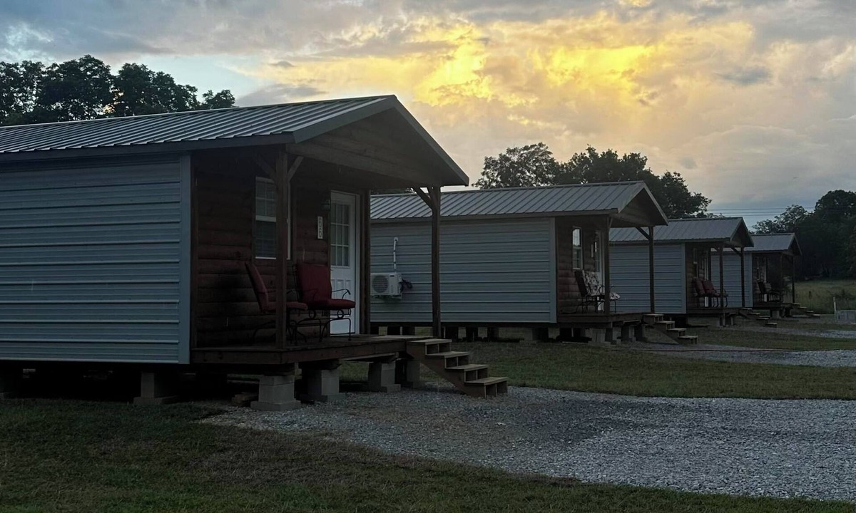 Starkville Cabin | Cozy Studio cabin in peaceful Oktoc community near Starkville