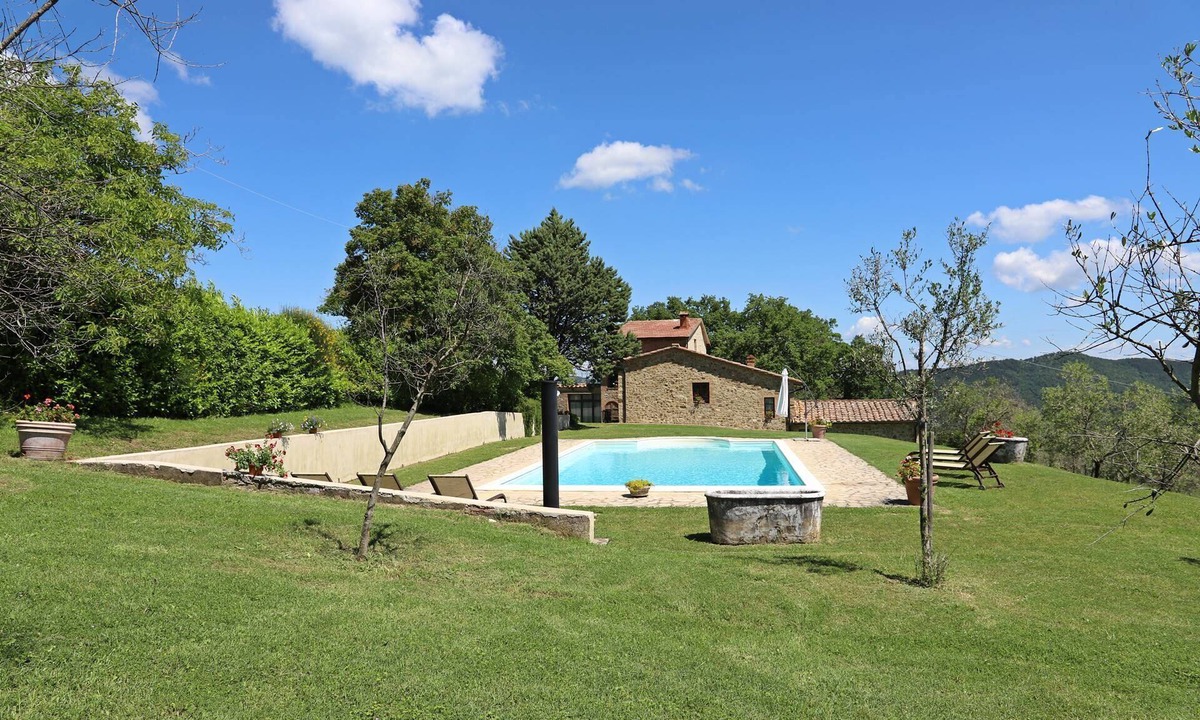 Radicondoli House | Cozy Tuscany farmhouse private pool up to 12 pax