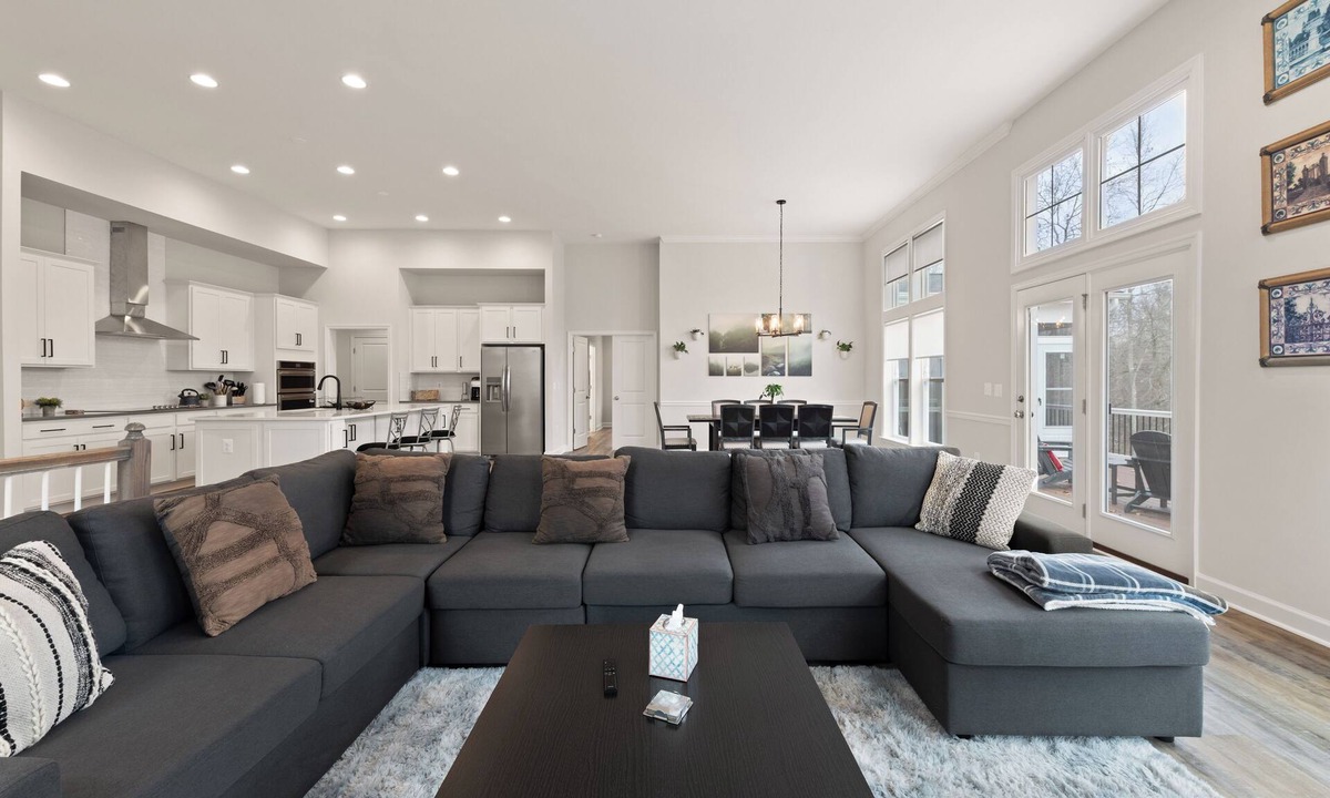 Livingston Cottage | Creekside Haven at Lake Anna Dock, Fire Pit & Game Room