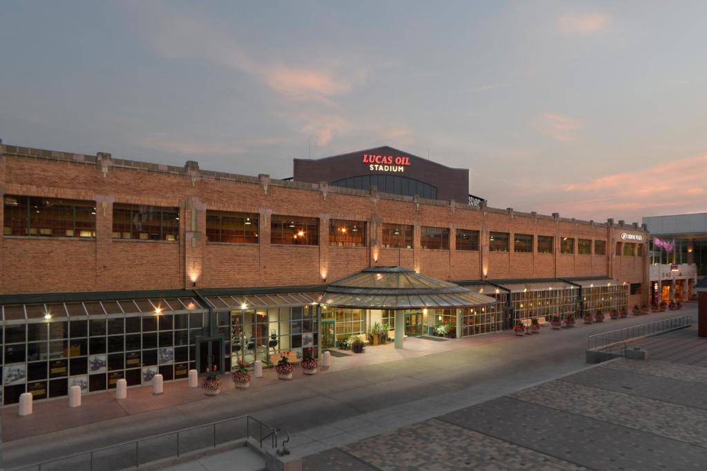 Wholesale District Hotel | Crowne Plaza Indianapolis-Dwtn-Union Stn by IHG