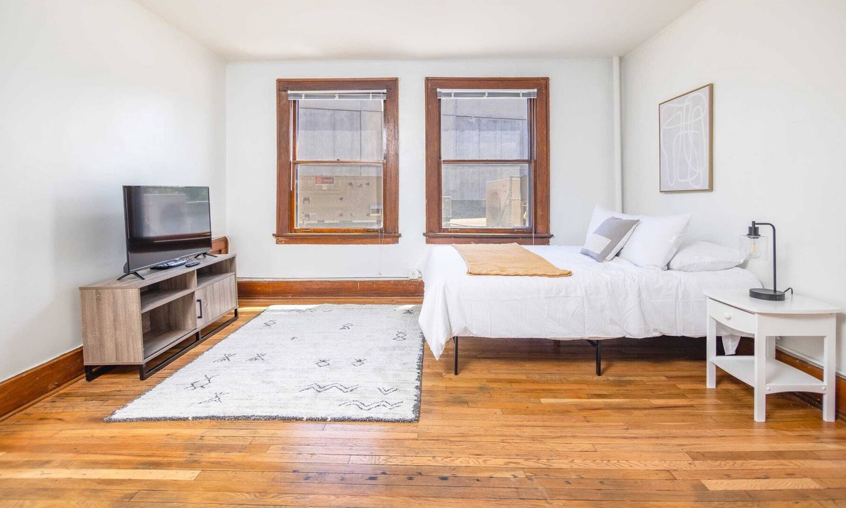 Downtown Des Moines Apartment | Cute Studio Apartment Downtown