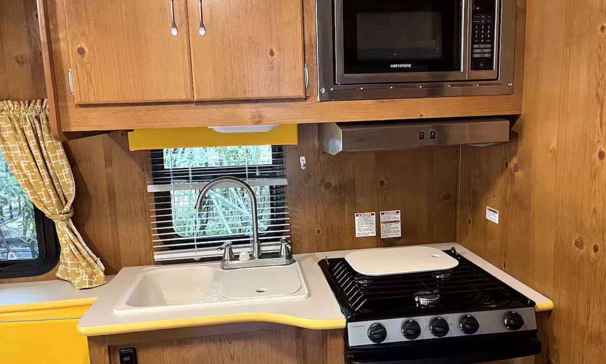 Gainesville House | Cute vintage camper near UF, downtown